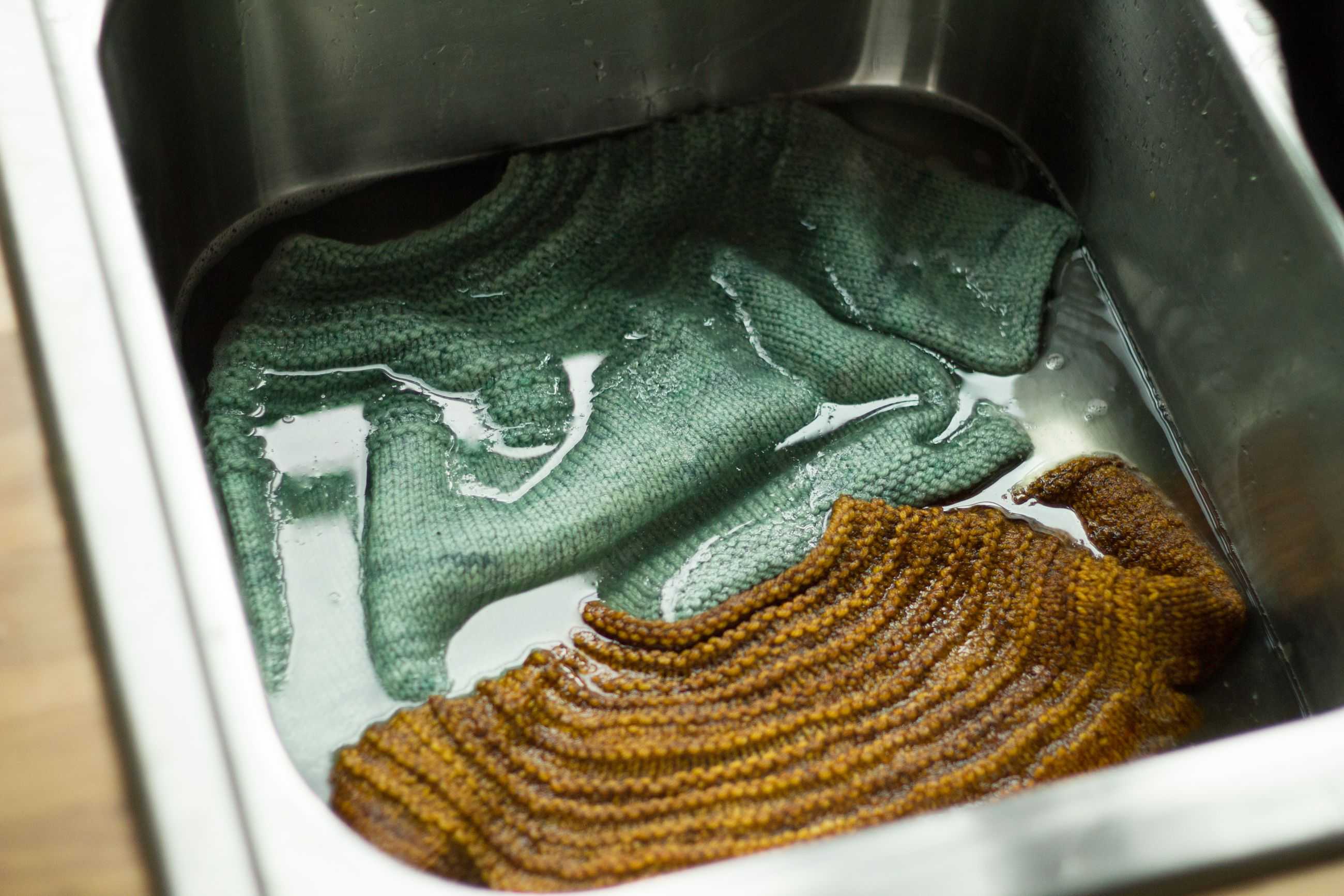 Как стирать акриловый свитер в стиральной машине