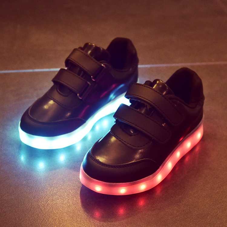 Светящиеся кроссовки - популярные бренды, способы ухода и подзарядки светящихся кроссовок - westsharm