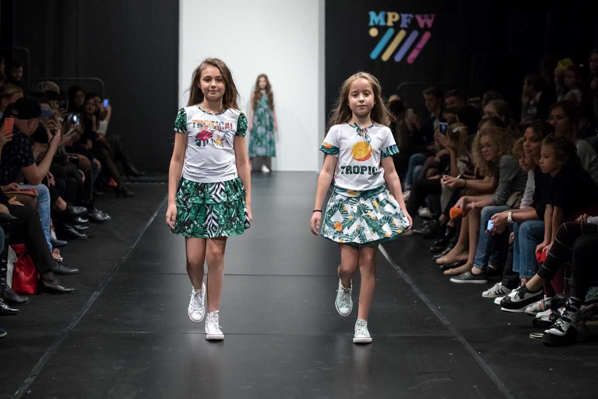 Интересные вариации модной одежды для девочек 10-12 лет, советы стилистов