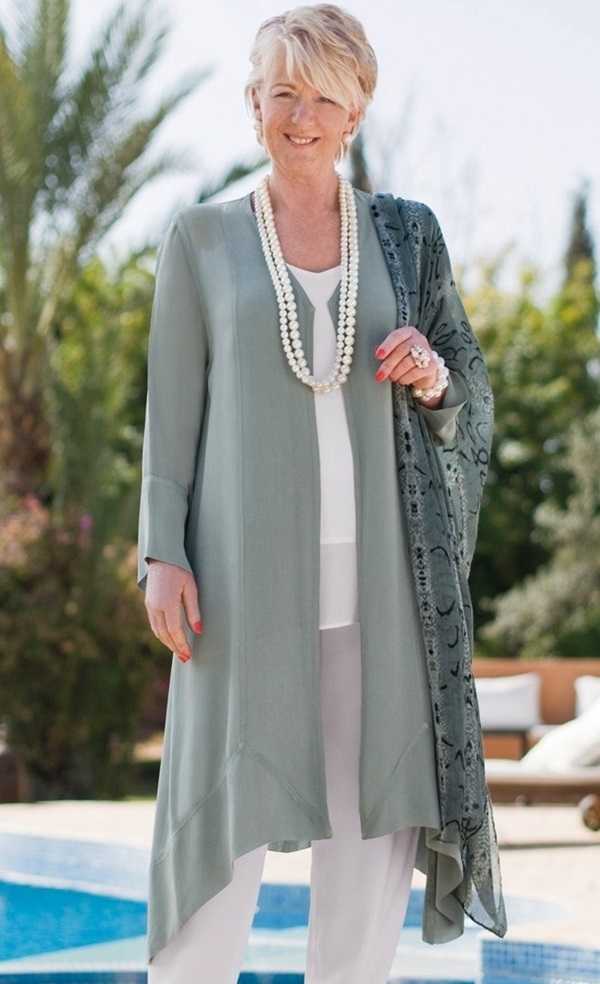 Платье для женщин за 60 лет: модные тенденции