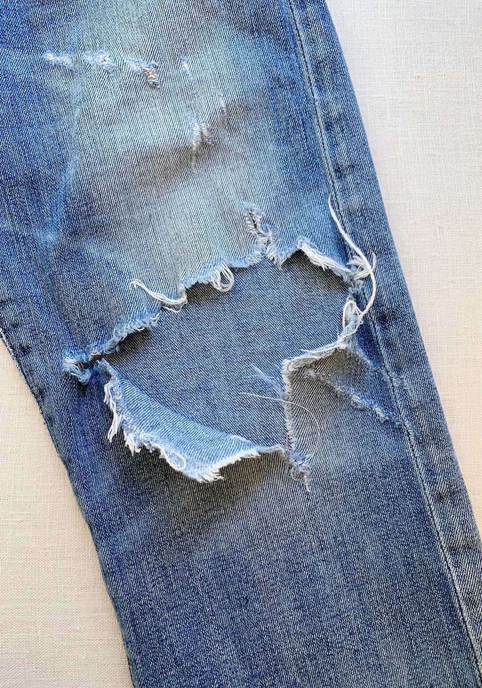 Рваные джинсы: красивые модели 2022года с фото и с чем их носить