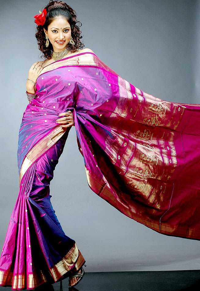 Одежда женщин индии сари