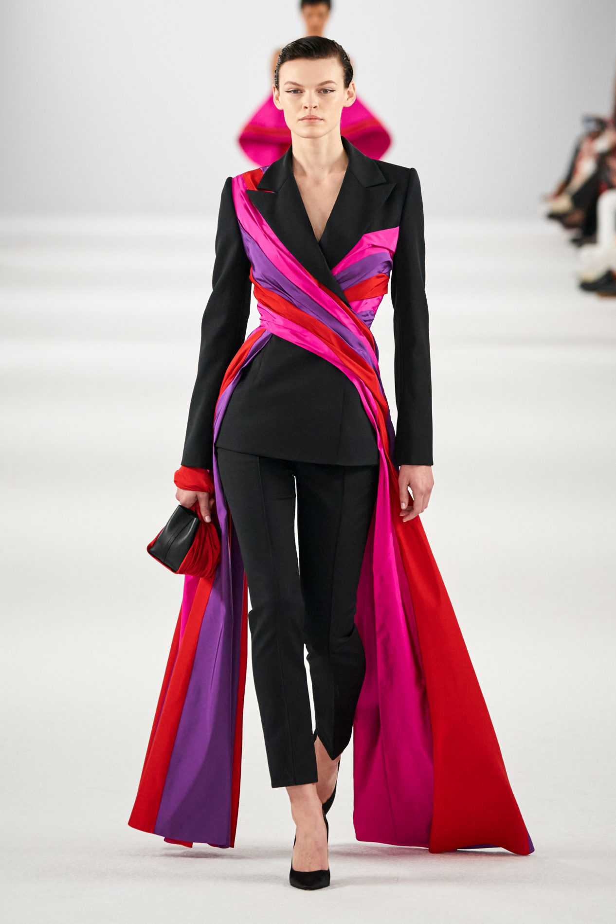 Брюки в полоску: модные модели на 2021 для женщин - lifor