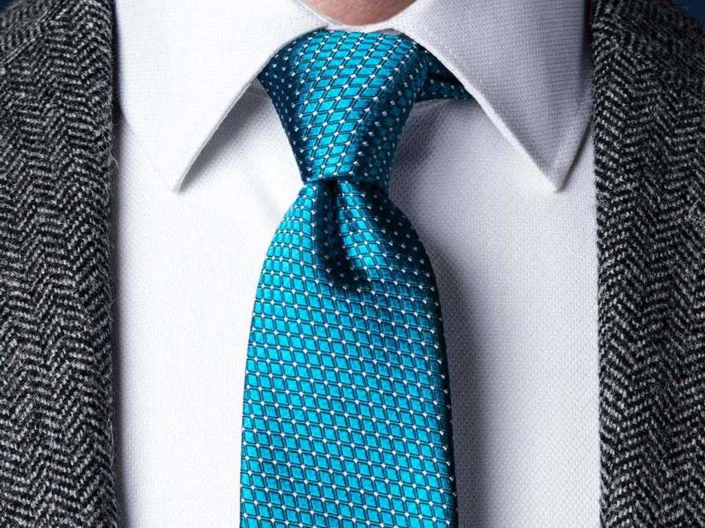Как завязать галстук виндзор нужно знать всем мужчинам, а также представительницам прекрасного пола Вы носите галстук Если от вет – да, то вам для вас станет очень полезной информация о том, как завязать полувиндзор и двойной виндзор