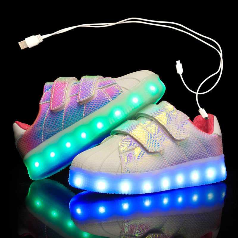 Кроссовки со светящейся светодиодной подошвой