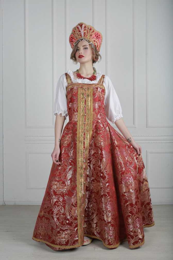 Платья в русском стиле (65 фото) штапельные, современные, марыся, в народном, подвенечные, длинные