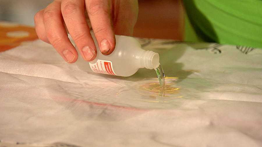 Как отстирать пятно от акварельной краски с одежды