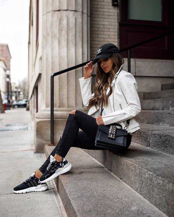 Черные кроссовки универсальны тем, что сочетаются с любыми цветами и стилями Как выбрать и с чем можно носить Какие модные тенденции сейчас актуальны Обзор брендовых новинок Ash Hype, Аир Макс и других