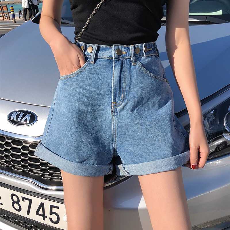 С чем носить джинсовые шорты летом - фото девушек в джинсовых шортах