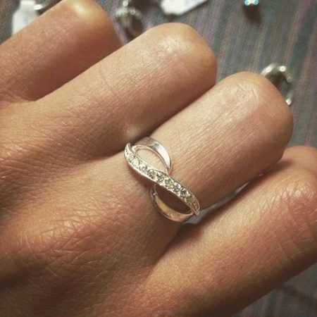 Сохраните любовь на века – обручальное кольцо в виде бесконечности: серебряное и другие варианты