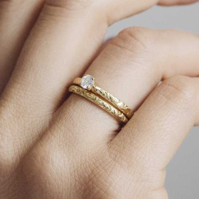Комплект из помолвочного и обручального кольца: как составить идеальную пару?