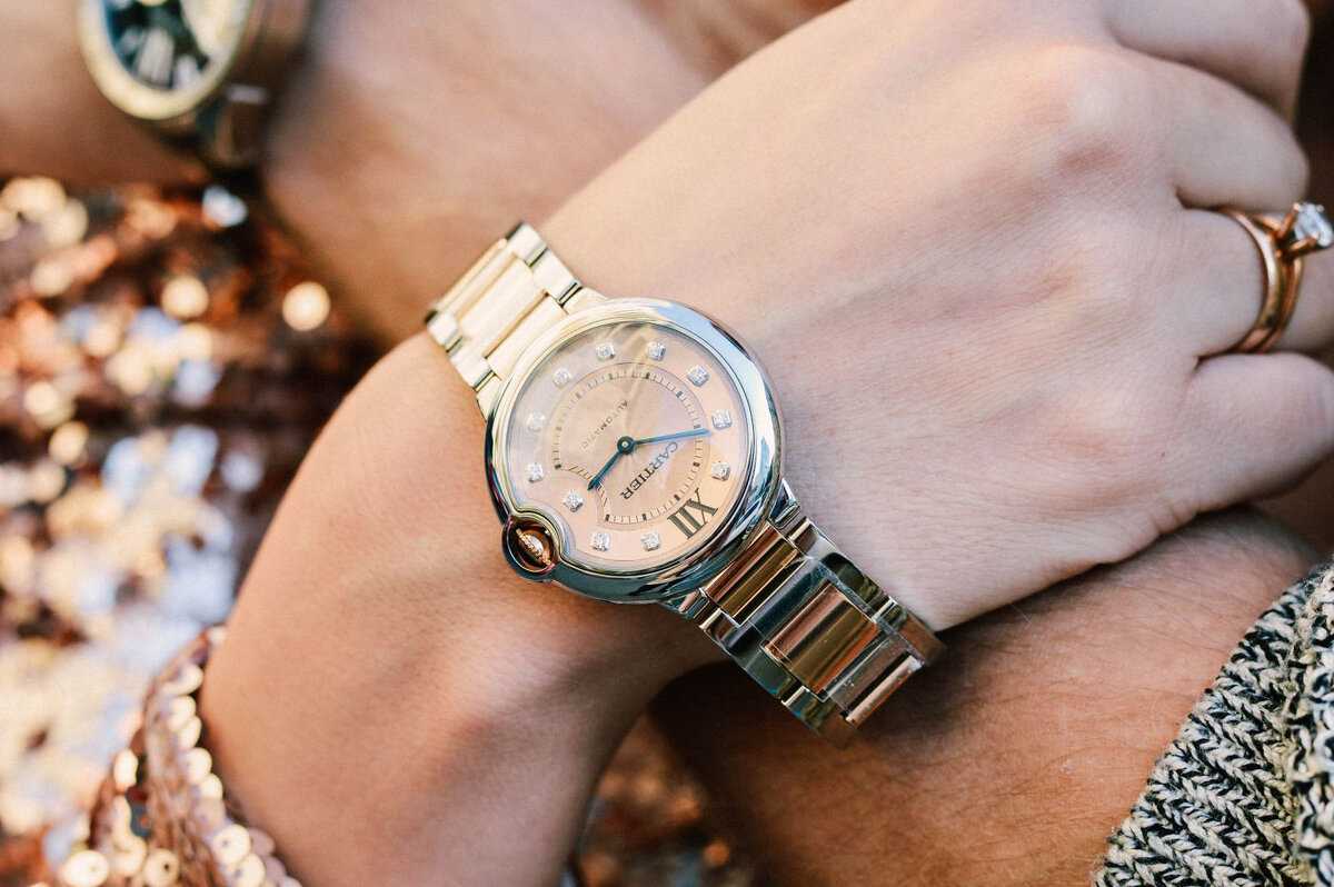 На какой руке носят часы мужчины и женщины, правила этикета и стиля