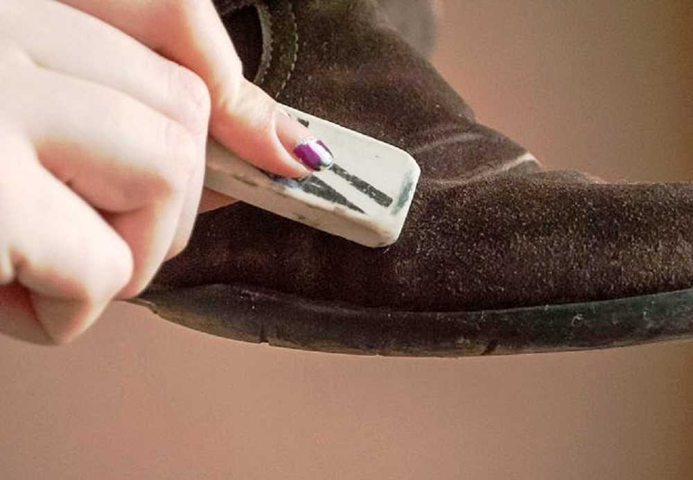 Как восстановить потертую замшевую обувь