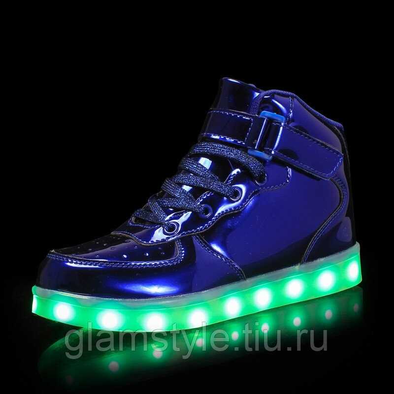 Кроссовки со светящейся подошвой для мальчиков: виды обуви