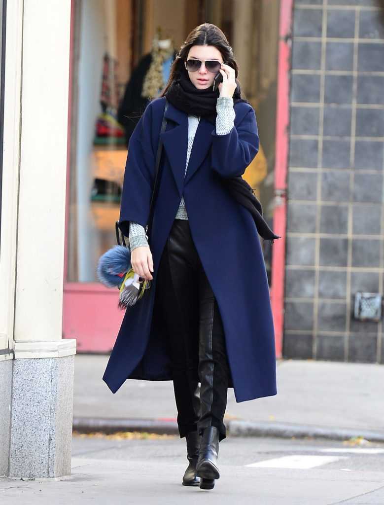 Какого цвета шарф подойдет к синему пальто? лучшие сочетания » sevenlady - женский блог