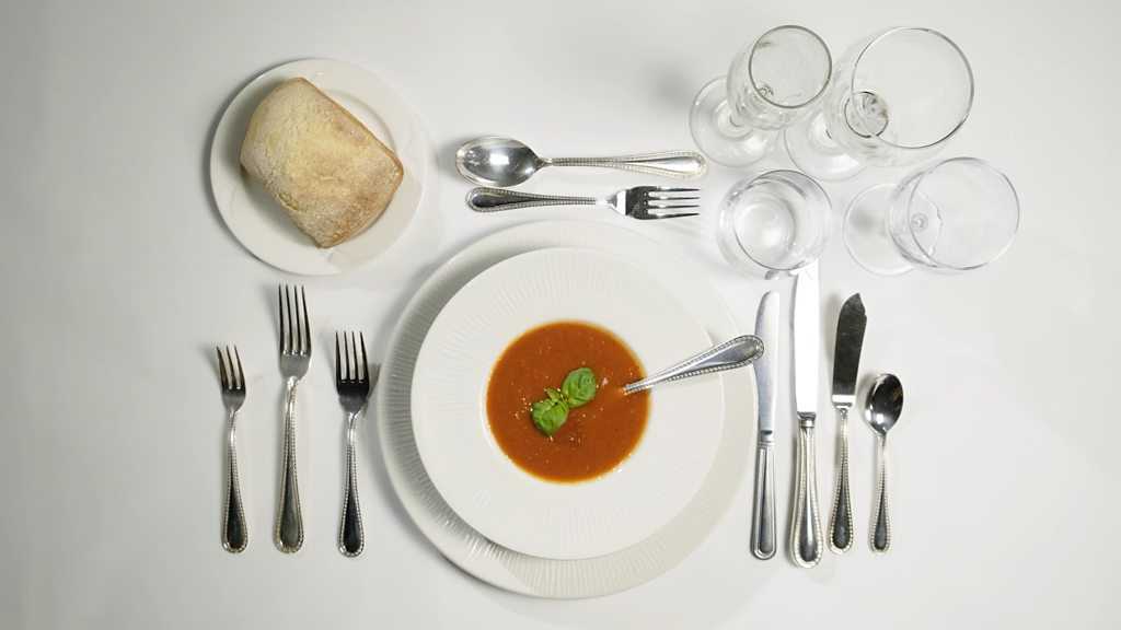 Как едят суп по этикету
