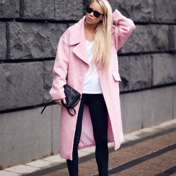 С чем носить розовое пальто оверсайз