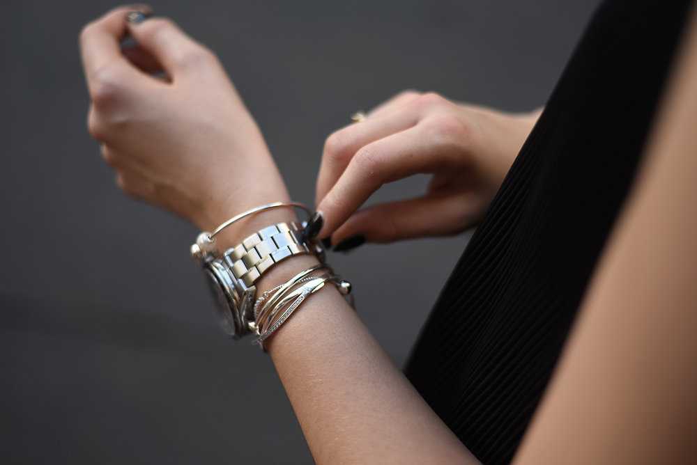 Женские браслеты – стильное украшение на праздник и каждый день (фото-обзор)