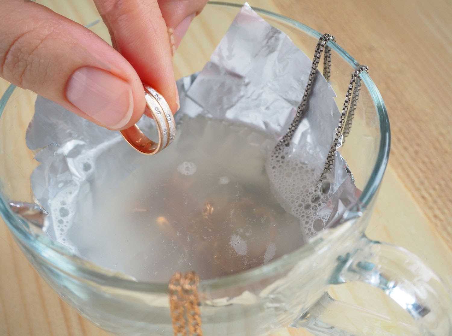 Как почистить серебро в домашних условиях: 10 простых способов